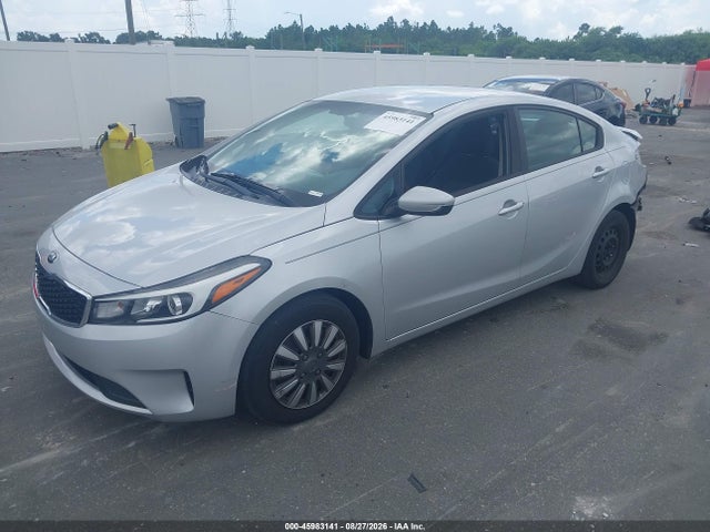 45983141 :رقم المزاد ، 3KPFL4A78JE197108 vin ، 2018 Kia Forte Lx مزاد بيع