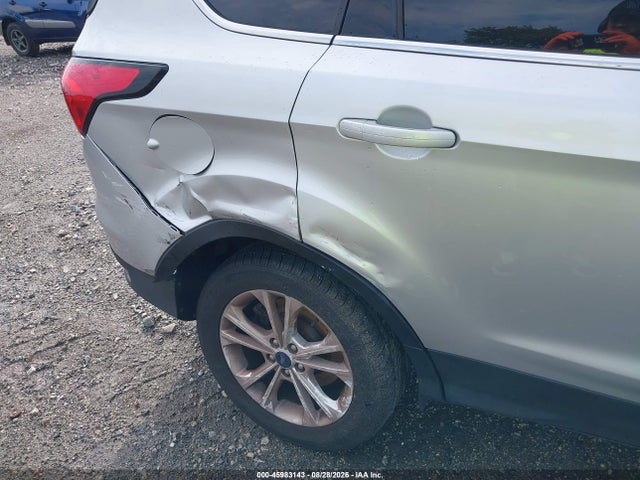 Ford ESCAPE SE 2019 1FMCU9GD4KUA10231 Image 17