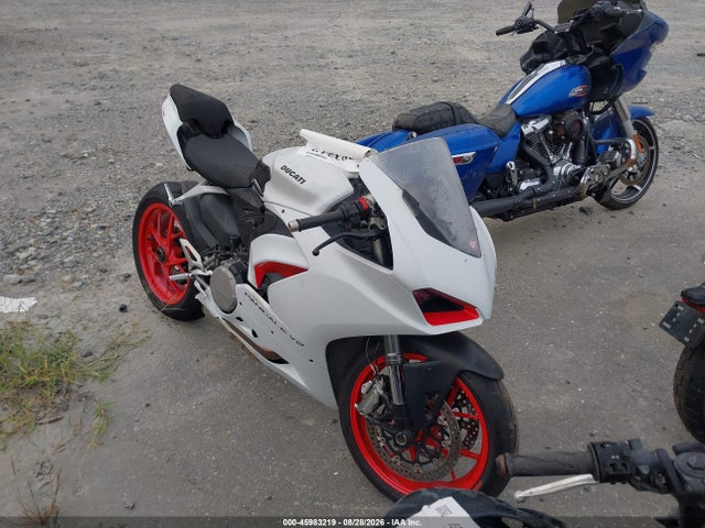 Продажа на аукционе авто 2023 Ducati Panigale V2, vin: ZDMHAATW7PB010873, номер лота: 45983219