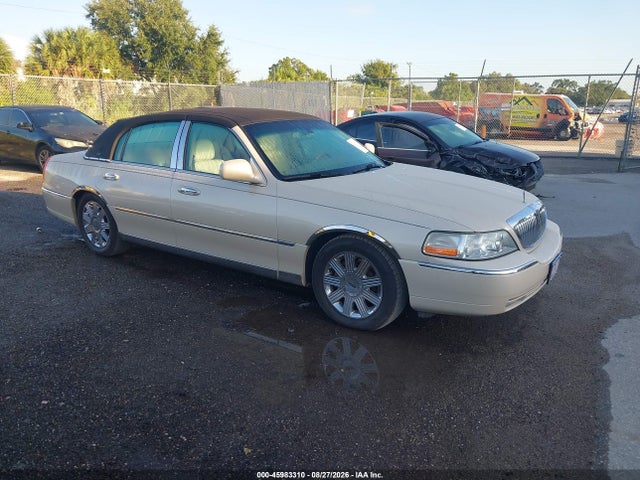 Aukcja sprzedaży 2003 Lincoln Town Car Cartier, vin: 1LNHM83W73Y630914, numer aukcji: 45983310