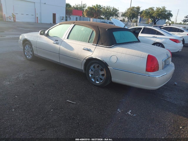 Aukcja sprzedaży 2003 Lincoln Town Car Cartier, vin: 1LNHM83W73Y630914, numer aukcji: 45983310