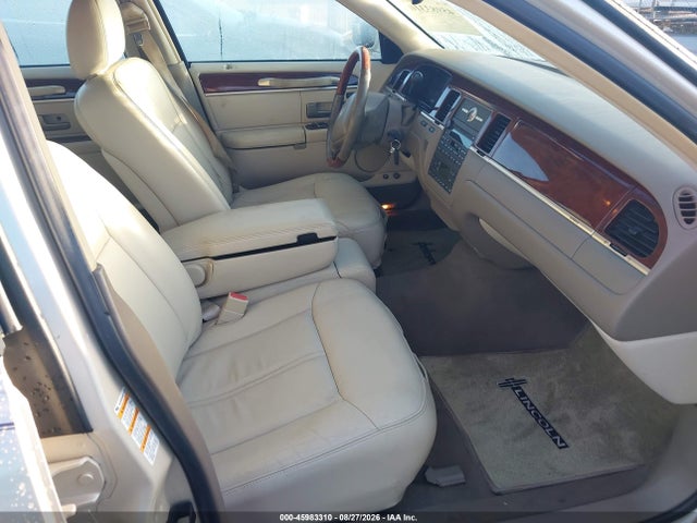 Aukcja sprzedaży 2003 Lincoln Town Car Cartier, vin: 1LNHM83W73Y630914, numer aukcji: 45983310