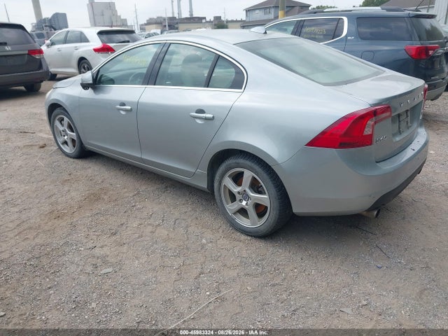 2013 Volvo S60 T5 მანქანა იყიდება აუქციონზე, vin: YV1612FH6D2210591, აუქციონის ნომერი: 45983324