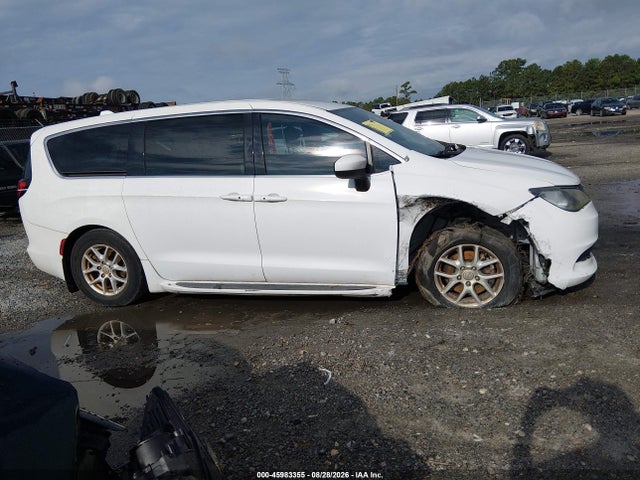 Продажа на аукционе авто 2017 Chrysler Pacifica Touring, vin: 2C4RC1DG1HR588763, номер лота: 45983355