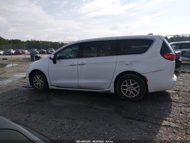 Продажа на аукционе авто 2017 Chrysler Pacifica Touring, vin: 2C4RC1DG1HR588763, номер лота: 45983355