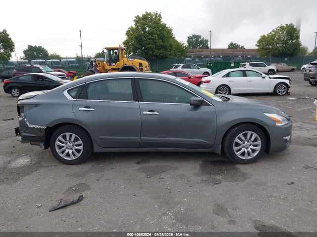 2015 Nissan Altima 2.5 S მანქანა იყიდება აუქციონზე, vin: 1N4AL3AP0FN370875, აუქციონის ნომერი: 45983524