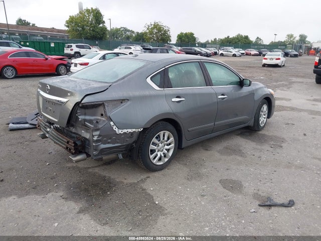 2015 Nissan Altima 2.5 S მანქანა იყიდება აუქციონზე, vin: 1N4AL3AP0FN370875, აუქციონის ნომერი: 45983524