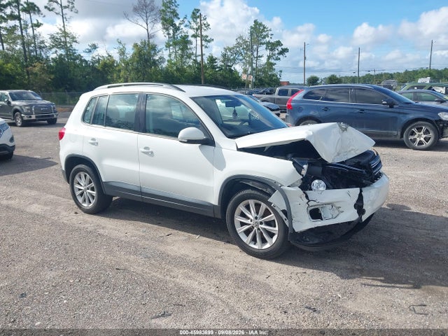 Auction sale of the 2018 Volkswagen Tiguan Limited 2.0t, vin: WVGAV7AX5JK000023, lot number: 45983699