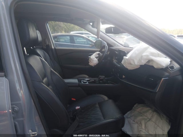 45983733 :رقم المزاد ، JN8AT3DD5MW312168 vin ، 2021 Nissan Rogue Platinum Intelligent Awd مزاد بيع