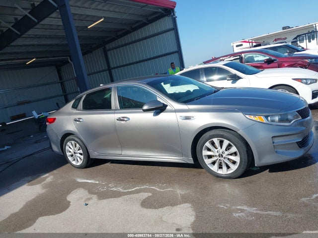 2017 Kia Optima Lx მანქანა იყიდება აუქციონზე, vin: 5XXGT4L35HG153597, აუქციონის ნომერი: 45983784