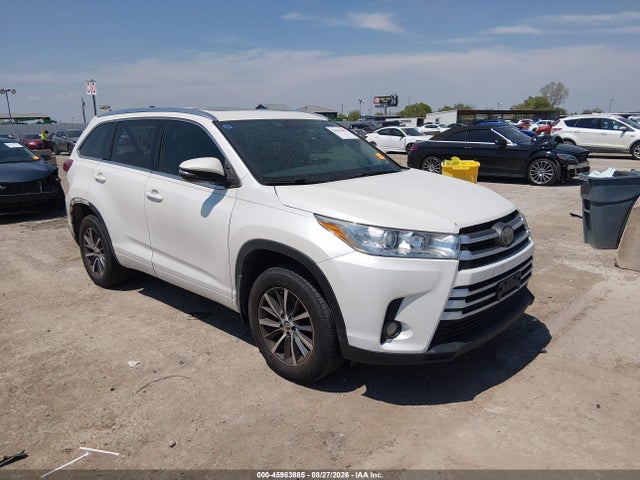 2018 Toyota Highlander Xle მანქანა იყიდება აუქციონზე, vin: 5TDJZRFH1JS490944, აუქციონის ნომერი: 45983885