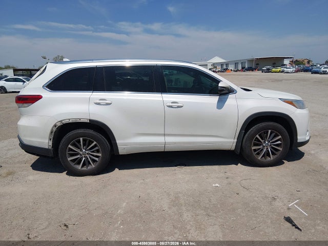 2018 Toyota Highlander Xle მანქანა იყიდება აუქციონზე, vin: 5TDJZRFH1JS490944, აუქციონის ნომერი: 45983885