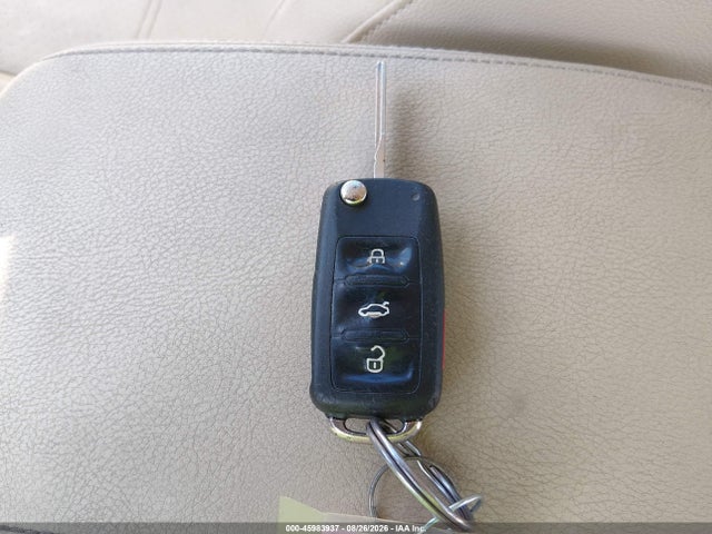 45983937 :رقم المزاد ، 1VWBN7A30DC012212 vin ، 2013 Volkswagen Passat 2.0l Tdi Se مزاد بيع