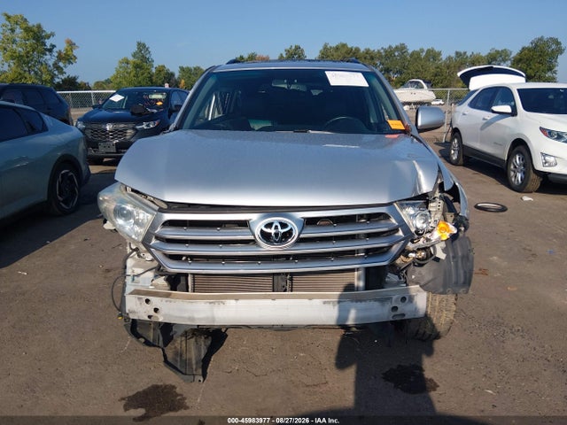 Продажа на аукционе авто 2012 Toyota Highlander Se V6, vin: 5TDBK3EH8CS167808, номер лота: 45983977