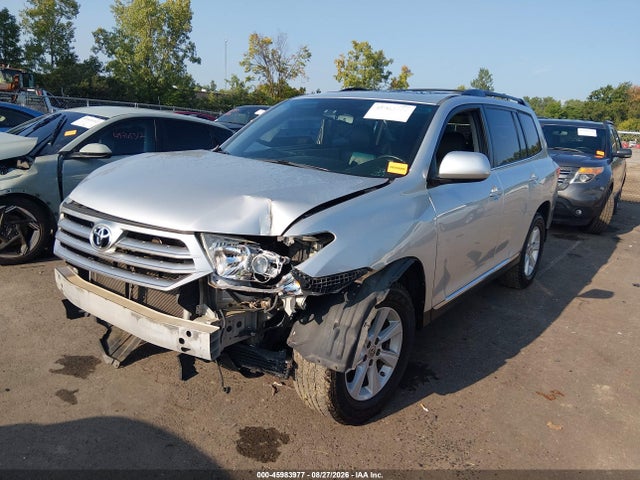 Продажа на аукционе авто 2012 Toyota Highlander Se V6, vin: 5TDBK3EH8CS167808, номер лота: 45983977