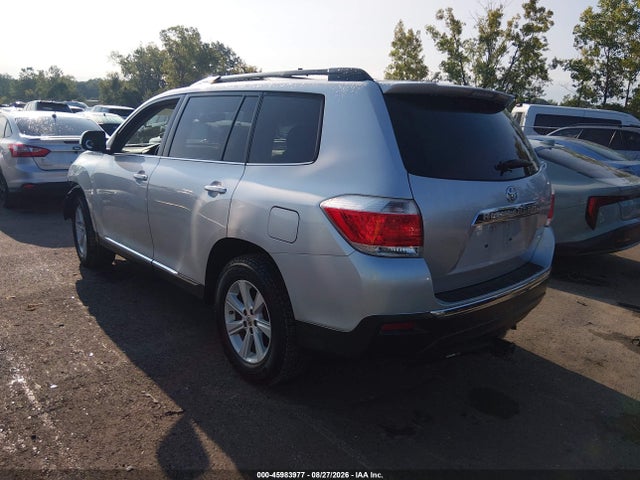 Продажа на аукционе авто 2012 Toyota Highlander Se V6, vin: 5TDBK3EH8CS167808, номер лота: 45983977