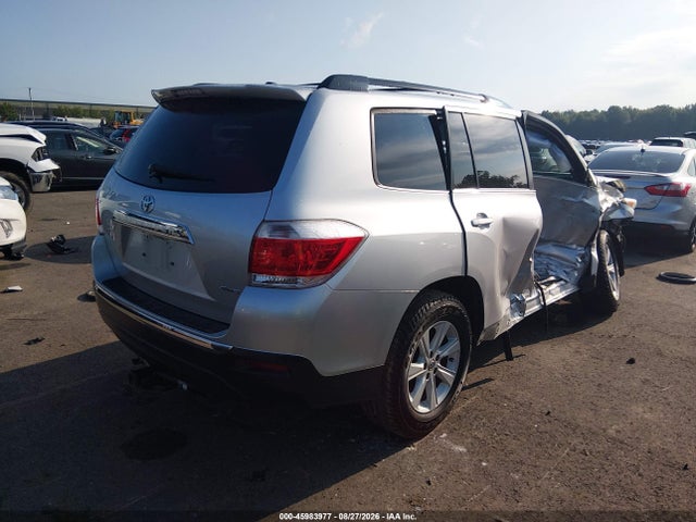 Продажа на аукционе авто 2012 Toyota Highlander Se V6, vin: 5TDBK3EH8CS167808, номер лота: 45983977