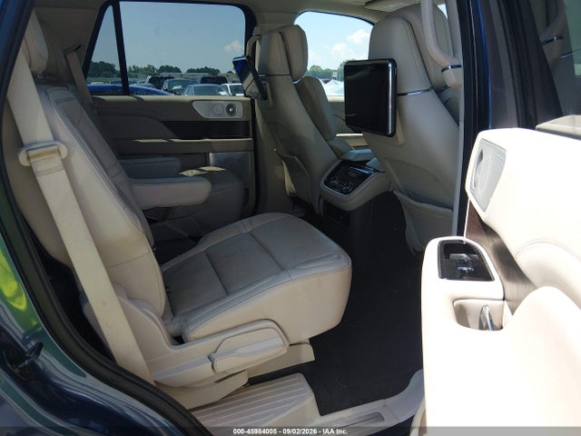 Продажа на аукционе авто 2019 Lincoln Navigator Reserve, vin: 5LMJJ2LT9KEL13002, номер лота: 45984005