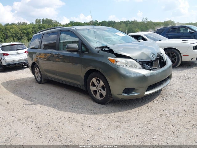 45984026 :رقم المزاد ، 5TDKK3DC1ES488792 vin ، 2014 Toyota Sienna Le V6 8 Passenger مزاد بيع