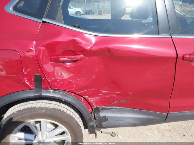 45984153 :رقم المزاد ، JN1BJ1CR4HW135273 vin ، 2017 Nissan Rogue Sport Sv مزاد بيع