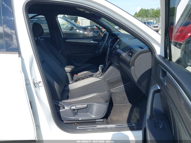 2022 Volkswagen Tiguan 2.0t Se R-line Black მანქანა იყიდება აუქციონზე, vin: 3VVCB7AX9NM062627, აუქციონის ნომერი: 45984277
