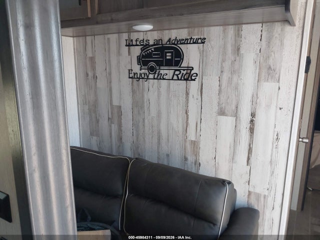 45984311 :رقم المزاد ، 4X4TPUF27MP086875 vin ، 2021 Palomino Other مزاد بيع