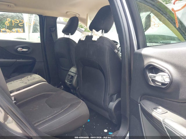 2015 Jeep Cherokee Latitude მანქანა იყიდება აუქციონზე, vin: 1C4PJMCB8FW558426, აუქციონის ნომერი: 45984409