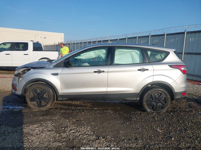 Продажа на аукционе авто 2017 Ford Escape S, vin: 1FMCU0F77HUC43066, номер лота: 45984411