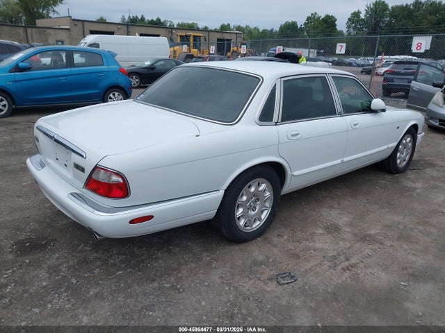 45984477 :رقم المزاد ، SAJDA14C9YLF17787 vin ، 2000 Jaguar Xj8 مزاد بيع