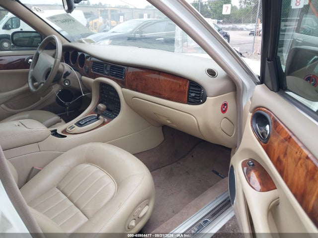 45984477 :رقم المزاد ، SAJDA14C9YLF17787 vin ، 2000 Jaguar Xj8 مزاد بيع