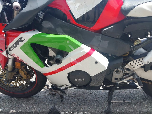45984560 :رقم المزاد ، JH2SC50012M007734 vin ، 2002 Honda Cbr900 Rr مزاد بيع