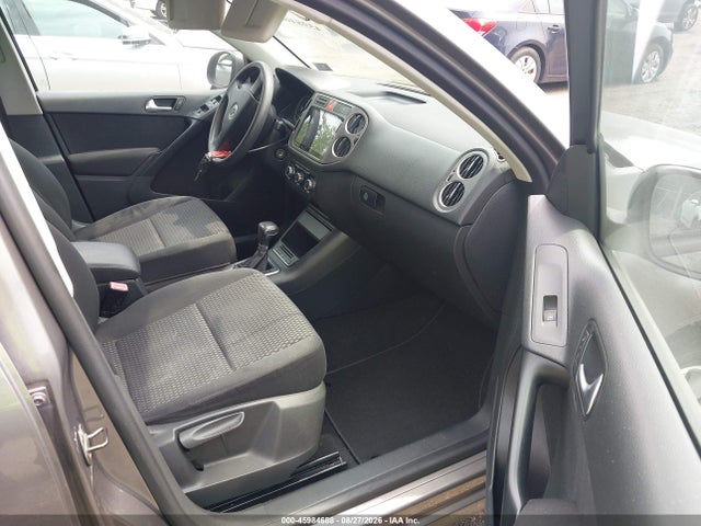 Продаж на аукціоні авто 2010 Volkswagen Tiguan S, vin: WVGBV9AX2AW515814, номер лоту: 45984688