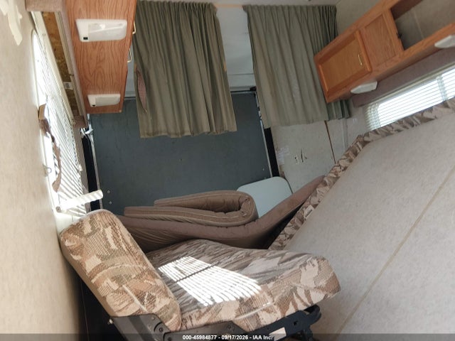 45984877 :رقم المزاد ، 1UJBJ02N521AA0120 vin ، 2002 Jayco Jayfl184bh مزاد بيع