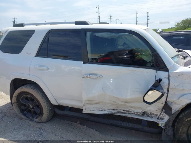 Продажа на аукционе авто 2022 Toyota 4runner Sr5, vin: JTEEU5JR5N5258895, номер лота: 45984951