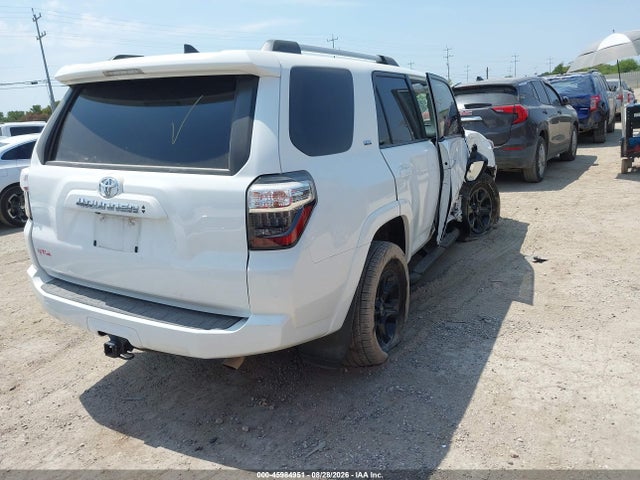 Продажа на аукционе авто 2022 Toyota 4runner Sr5, vin: JTEEU5JR5N5258895, номер лота: 45984951