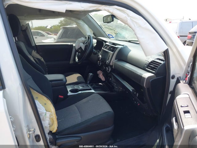 Продажа на аукционе авто 2022 Toyota 4runner Sr5, vin: JTEEU5JR5N5258895, номер лота: 45984951