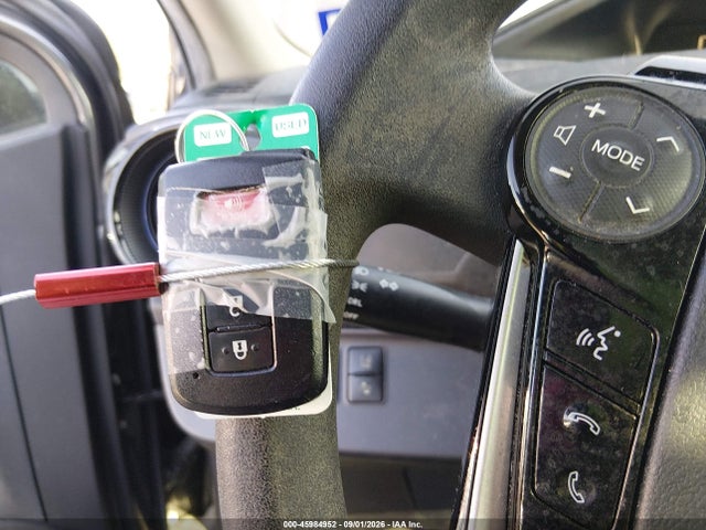 Продажа на аукционе авто 2018 Toyota Prius C Three, vin: JTDKDTB32J1619524, номер лота: 45984952