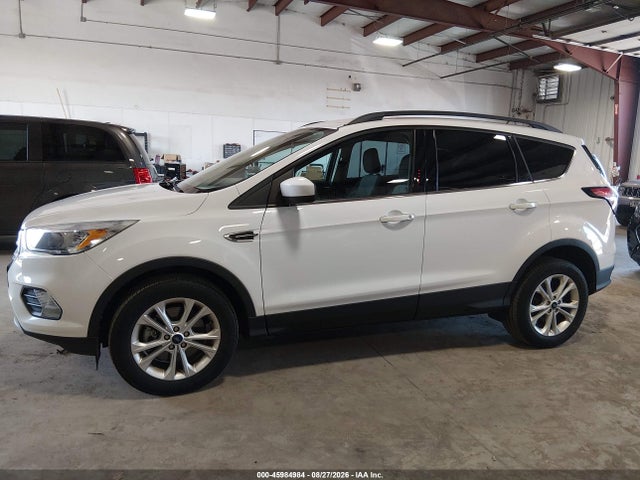 Продажа на аукционе авто 2018 Ford Escape Se, vin: 1FMCU9GD0JUC38810, номер лота: 45984984