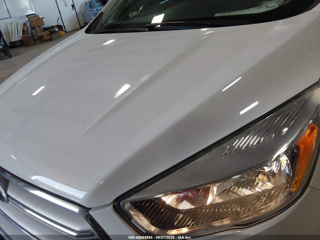 Продажа на аукционе авто 2018 Ford Escape Se, vin: 1FMCU9GD0JUC38810, номер лота: 45984984