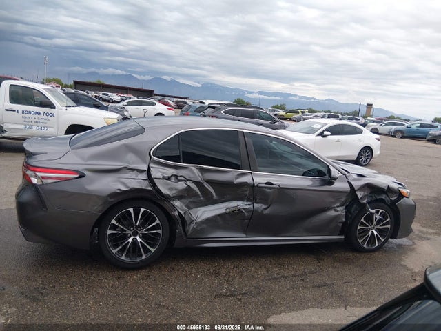 4T1B11HK8JU117302 Toyota CAMRY SE