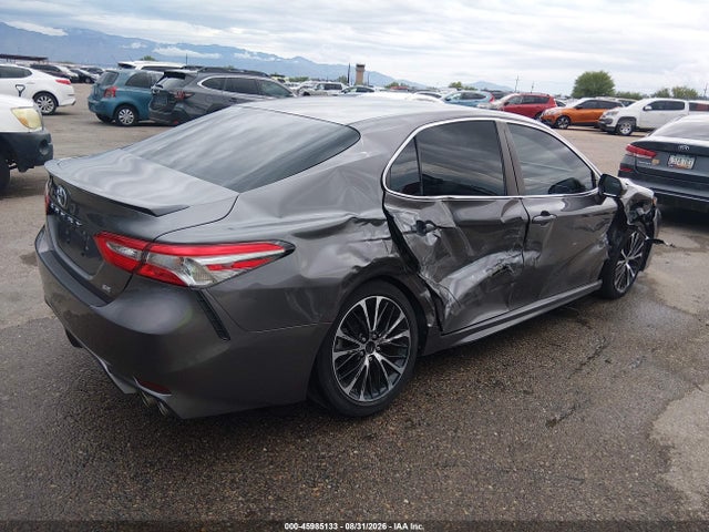 4T1B11HK8JU117302 Toyota CAMRY SE