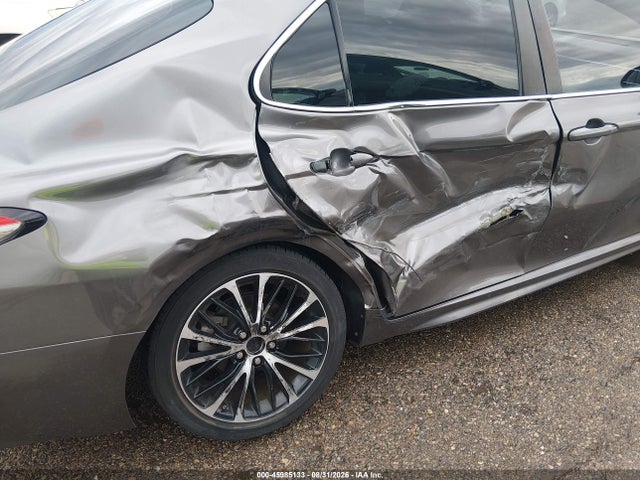 4T1B11HK8JU117302 Toyota CAMRY SE