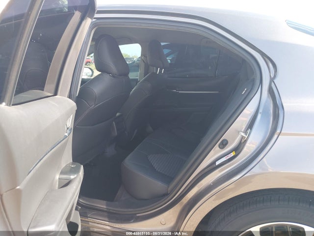 4T1B11HK8JU117302 Toyota CAMRY SE