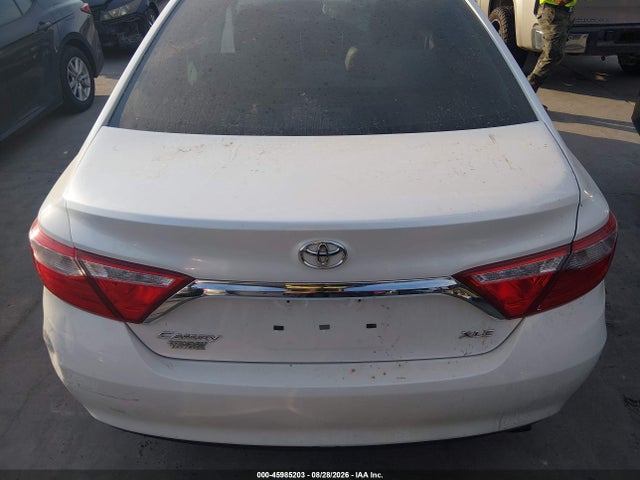 45985203 :رقم المزاد ، 4T1BF1FK7FU986193 vin ، 2015 Toyota Camry Xle مزاد بيع