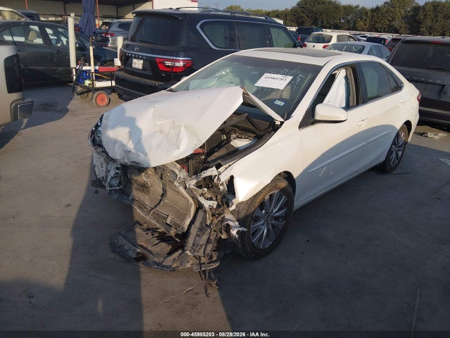 45985203 :رقم المزاد ، 4T1BF1FK7FU986193 vin ، 2015 Toyota Camry Xle مزاد بيع