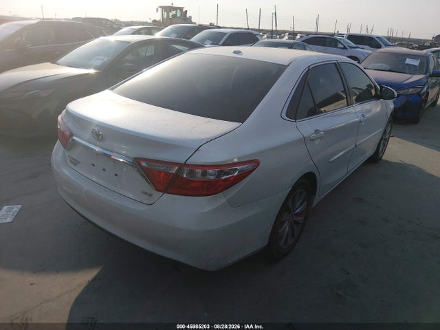 45985203 :رقم المزاد ، 4T1BF1FK7FU986193 vin ، 2015 Toyota Camry Xle مزاد بيع