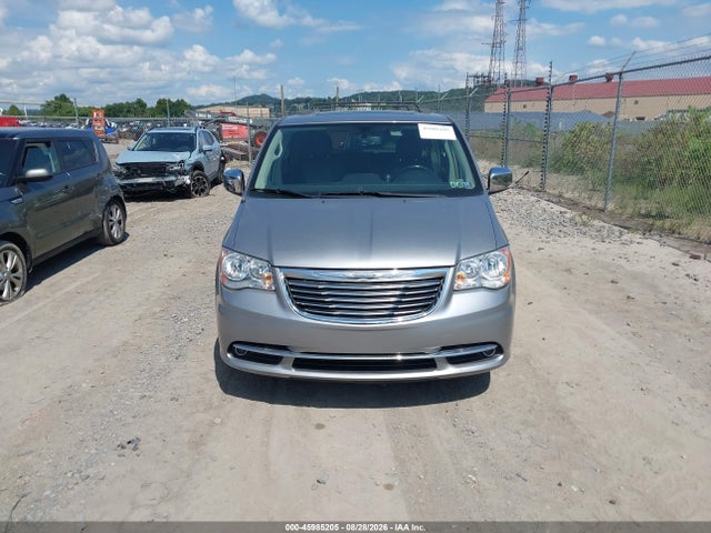 45985205 :رقم المزاد ، 2C4RC1CG8GR129942 vin ، 2016 Chrysler Town & Country Touring-l Anniversary Edition مزاد بيع