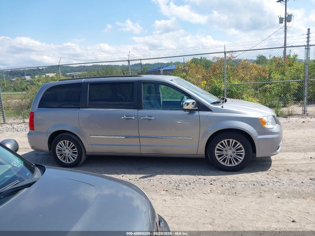 45985205 :رقم المزاد ، 2C4RC1CG8GR129942 vin ، 2016 Chrysler Town & Country Touring-l Anniversary Edition مزاد بيع