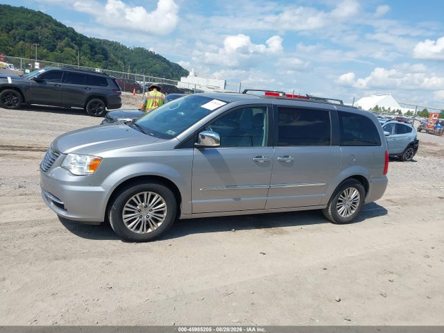 45985205 :رقم المزاد ، 2C4RC1CG8GR129942 vin ، 2016 Chrysler Town & Country Touring-l Anniversary Edition مزاد بيع