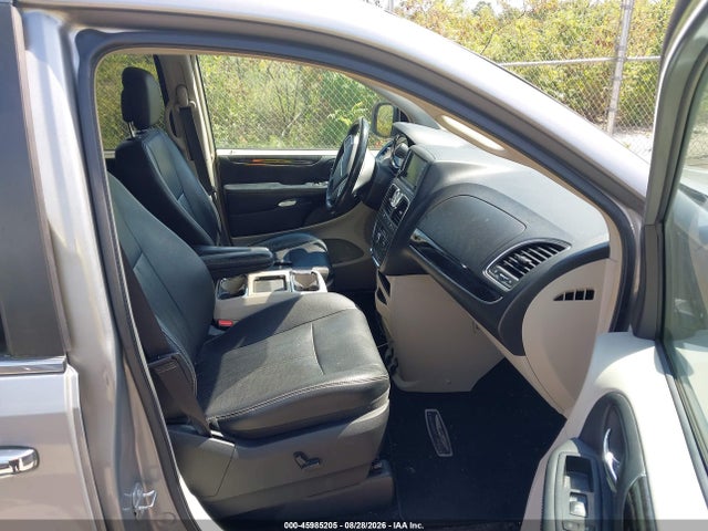 45985205 :رقم المزاد ، 2C4RC1CG8GR129942 vin ، 2016 Chrysler Town & Country Touring-l Anniversary Edition مزاد بيع